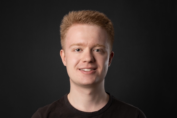 Portrait of Niklas Wenzel, the founder of Audience Doctor